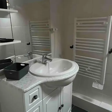 בית נופש Downtown Cozy - 4 Pl - *