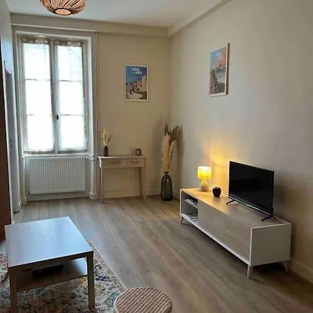 Downtown Cozy - 4 Pl - בית נופש Château-Gontier
